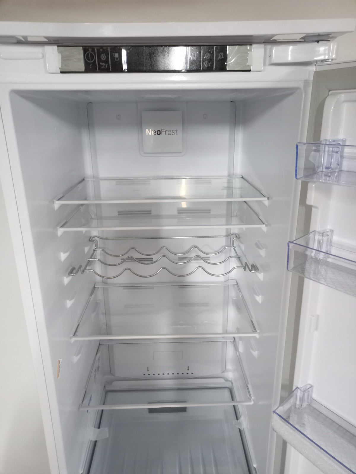 New Graded BEKO BCND4V973 193cm Integrated  70/30 Fridge Freezer RRP £719! D48