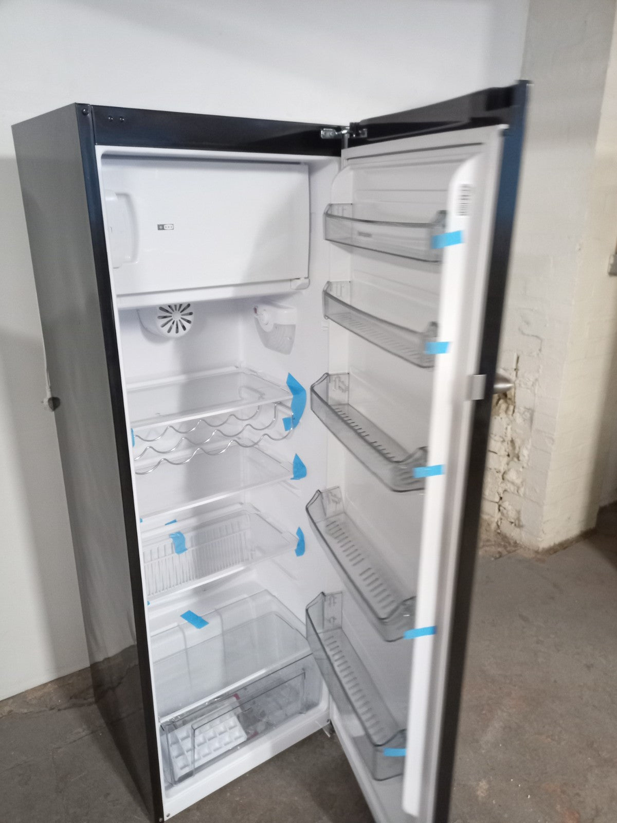 New Graded Retro Black Montpellier MAB341K Tall Fridge RRP£539  D87