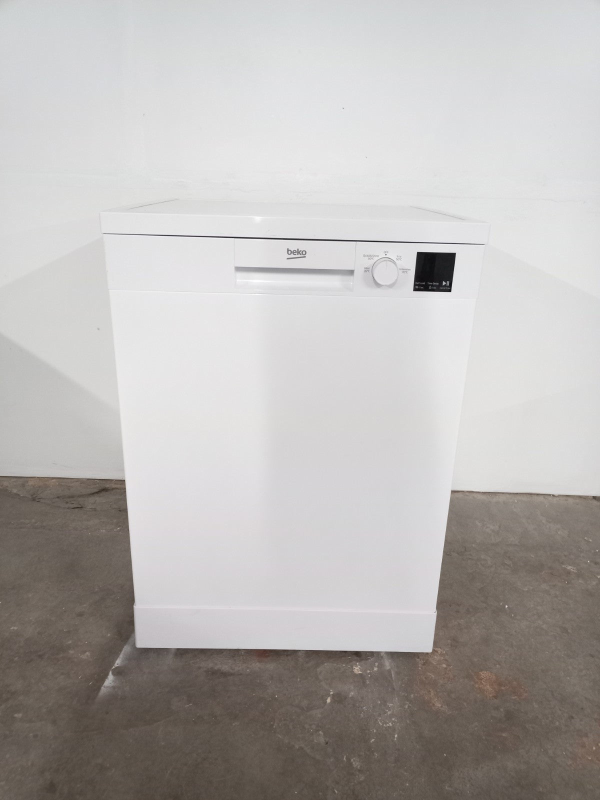 New Graded White  Beko DVN04X20W Full Size Dishwasher RRP£349- H1