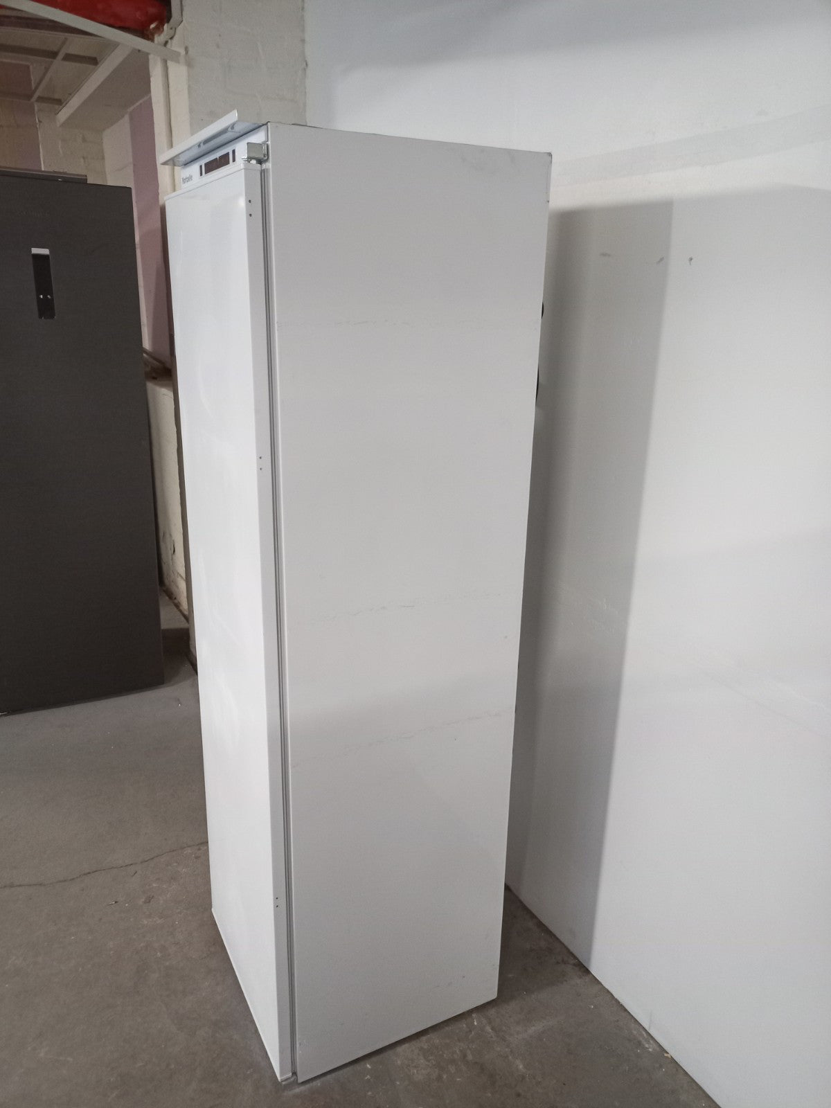 New Graded Montpellier MITL320  Integrated In-Column  Larder Fridge D37