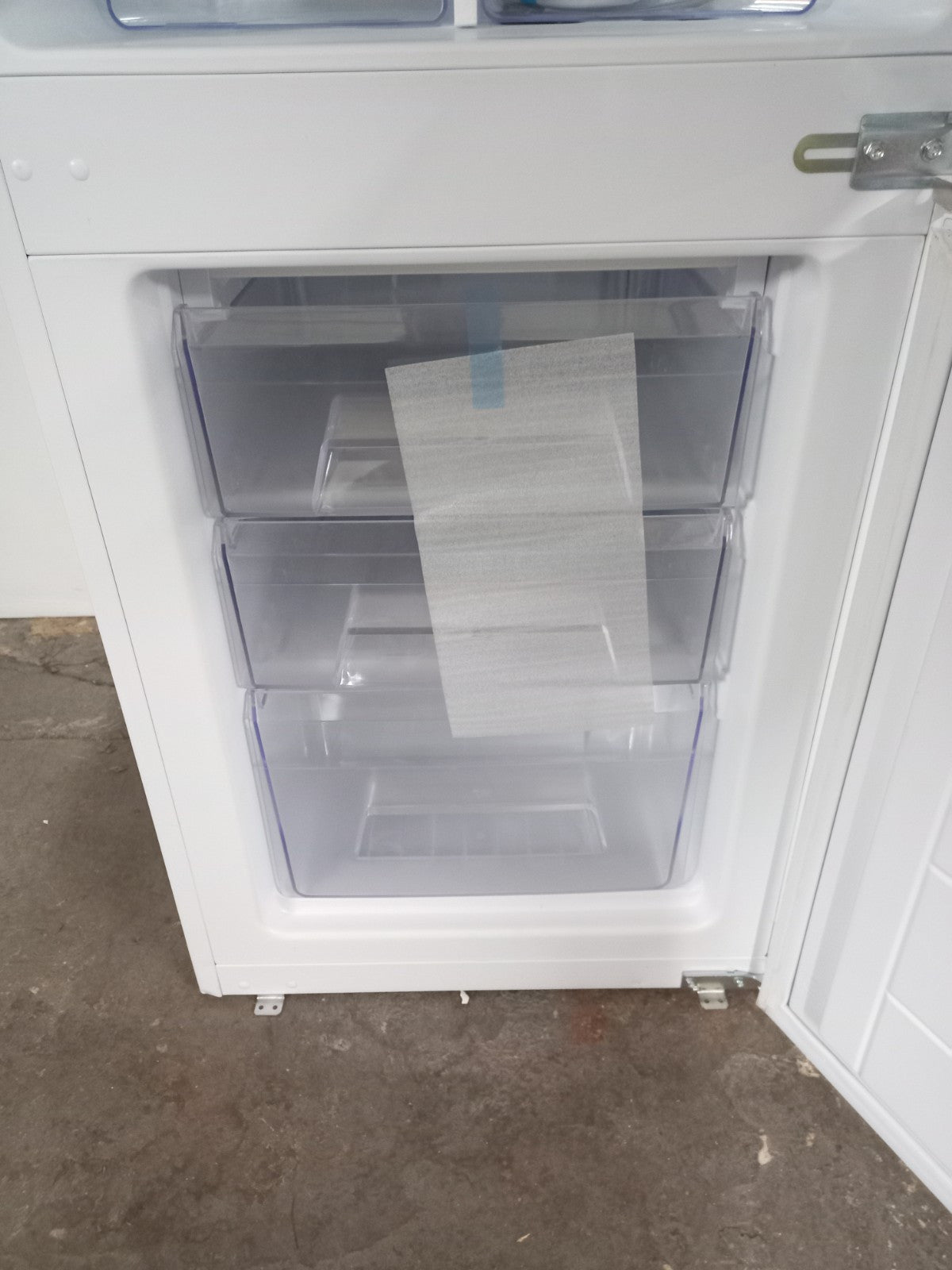 New Graded SIA RF104/E Integrated  70/30 Fridge Freezer RRP £449! UK Del D1