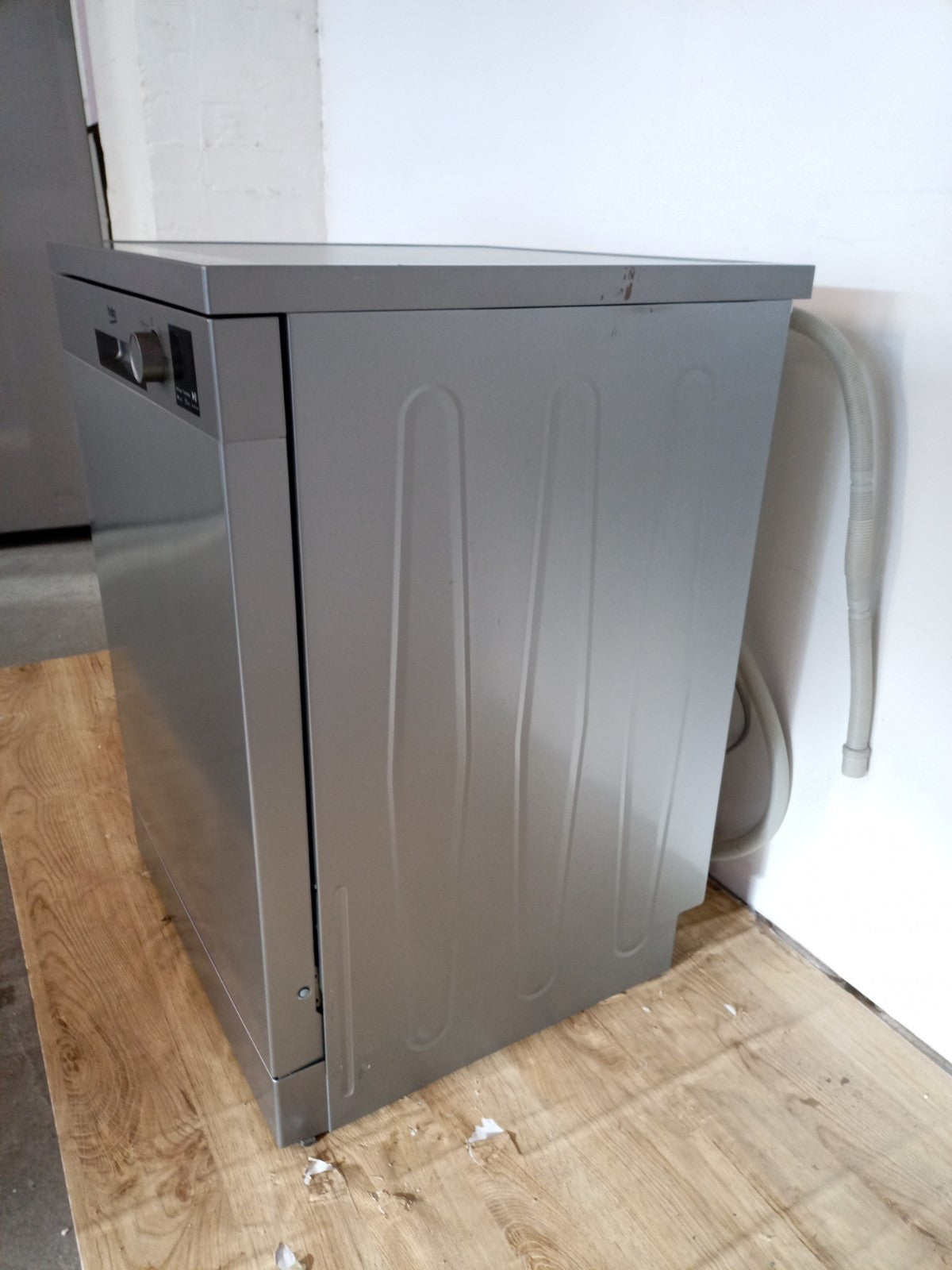 New Graded Silver Beko DVN04X20S Full Size Dishwasher RRP£349- F3