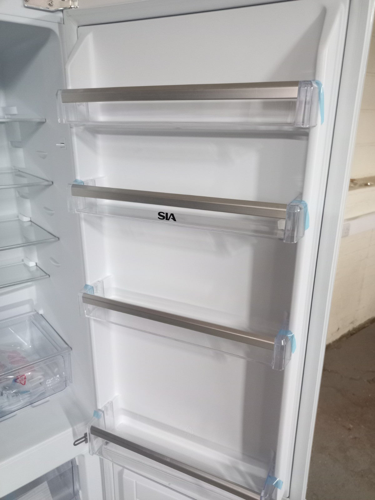 New Graded SIA RF104/E Integrated  70/30 Fridge Freezer RRP £449! UK Del D1